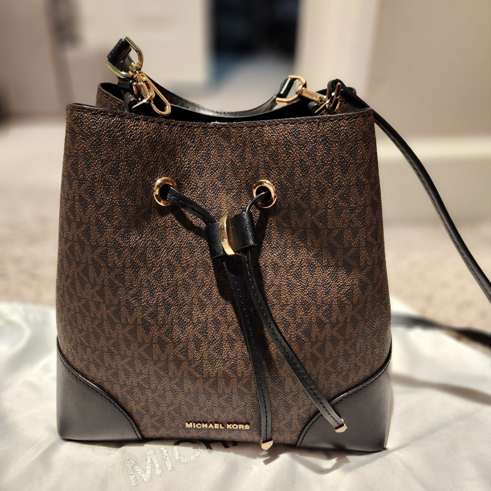 Michael Kors Mercer Gallery Medium Logo Shoulder Bag - Brown & Black
